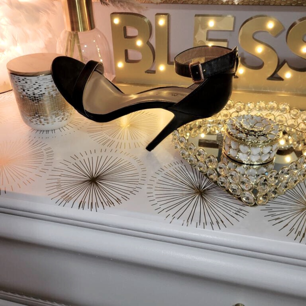 Ann Michelle Black strap sandals heels.